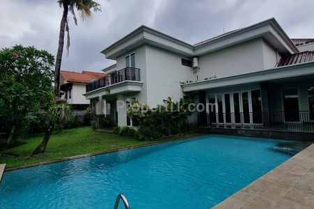 Sewa Rumah di Kemang Jakarta Selatan Dekat Netherland School - 5 Kamar Tidur