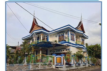 Jual Cepat Rumah Klasik 2 Lantai SHM di Rawalumbu, Bekasi