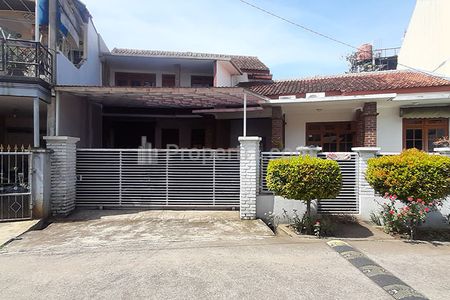 Jual Rumah Gaya Industrial Chic di Sayap Jalan Arcamanik Endah Bandung