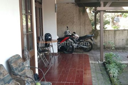 Jual Rumah dengan Luas Tanah 285m2 di Daerah Turangga Bandung