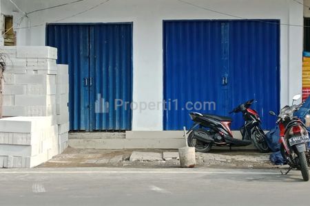 Disewakan Ruko Baru di Jalan Kramat Sentiong Jakarta Pusat Pinggir Jalan Siap Pakai