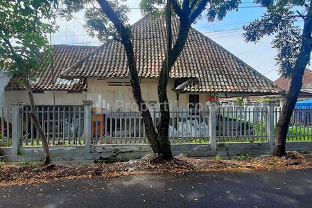 Jual Rumah Kolonial Hitung Tanah Dekat Pusat Kota Bandung