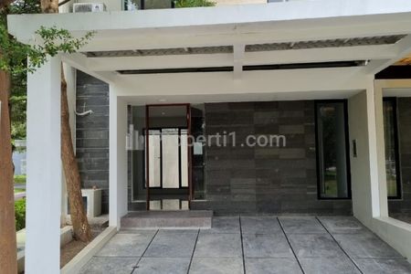 Disewakan Rumah Murah Luas di North West Lake Citraland Surabaya Plus 3 Unit AC Spesial Lokasi Depan Kolam Renang Langsung