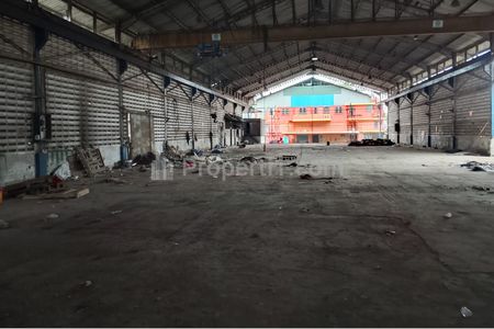 Gudang Disewakan di Bekasi Ada Hoist 5 Ton
