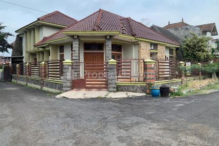 Dijual Rumah Hook di Soekarno Hatta Malang