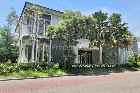 Jual Rumah Super Mewah Kolam Renang Dalam Perumahan Elite Jalan Kaliurang Km 9 Yogyakarta