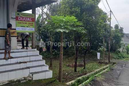 Jual Rumah dan Tanah Luas Pinggir Jalan Raya Cocok untuk Usaha Dekat Exit Tol Pamulihan Tanjungsari Sumedang