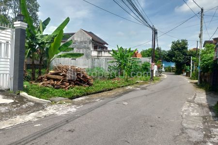 Dijual Tanah Murah Strategis Pinggir Jalan Aspal di Jl. Palagan Km 2 Yogyakarta