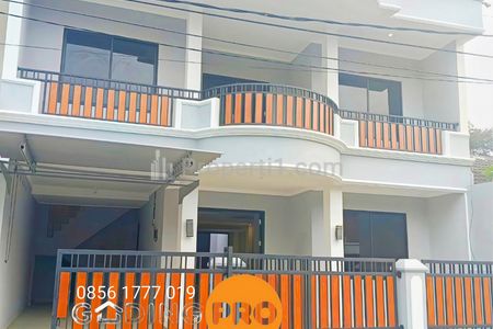 Turun Harga Dijual Murah Harga Spesial Rumah Siap Huni Baru Renovasi Total Seluas 162 m² di BSD Giri Loka