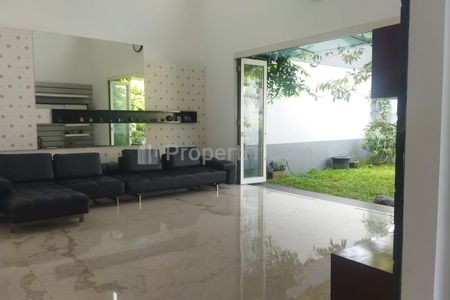 Dijual Rumah di Danau Maninjau, Taman Telaga Golf BSD, Tangerang Selatan, 6BR Furnished, Luas Bangunan 800m2