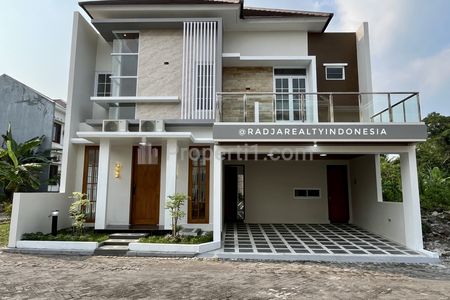 Dijual Rumah Mewah Baru Modern 2 Lantai Kolam Renang Dalam Perumahan Elite Jl. Kaliurang Km 9 Yogyakarta