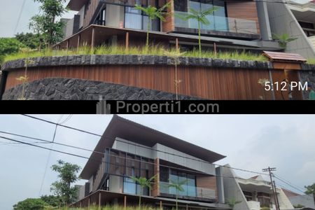 Jual Rumah Tropical Modern Minimalis Dilengkapi Waterfall dan Kolam Serta Pipanisasi Anti Rayap Makin Luxury Tinggal di Manyar Kertoadi Surabaya Timur