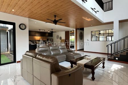 Jual Rumah Modern di Cinere Dekat Lebak Bulus, Pondok Indah Jakarta Selatan - 4 Kamar Tidur ada Kolam Renang