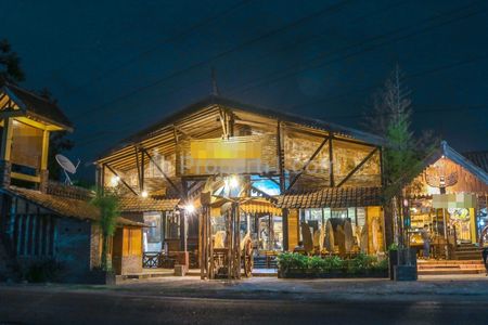 Jual Tempat Usaha Sangat Ramai di Karang Nongko Bantul Jogja
