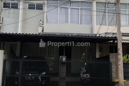 Dijual Rumah Komplek Design Minimalis di Cirendeu, Lebak Bulus, Cilandak, Jakarta Selatan