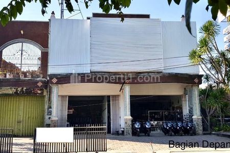 Dijual Bangunan Komersil 3 Lantai di Pertokoan Singaraja Square