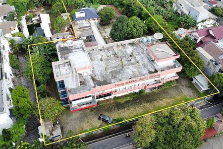 Dijual Gedung 3 Lantai Bekas Kantor Majalah Terkenal Pada Jamannya di Kalibata, Jakarta Selatan, Carport Bisa Masuk 45 Mobil