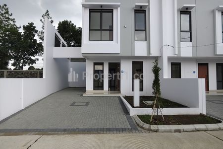 Jual Rumah Baru 2 Lantai Siap Huni Gaya Modern di Kawasan Elite Komplek Batununggal Indah Bandung