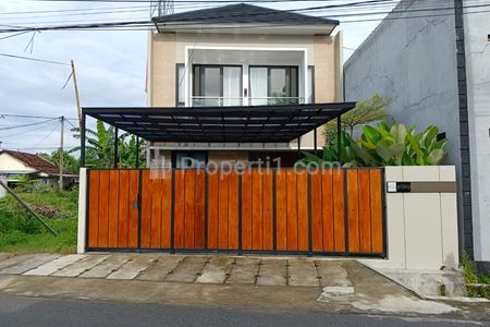 Dijual Rumah Baru Modern Minimalis 2 Lantai Seputar Madukismo Yogyakarta