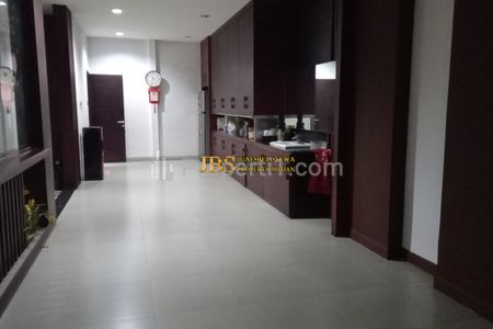 Rumah 3 Tingkat Dijual di Komplek Cemara Asri Medan Jalan Merbau