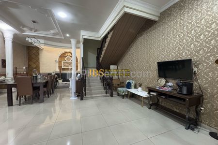 Jual Rumah 2 Tingkat di Komplek Cemara Asri Medan Jalan Asoka