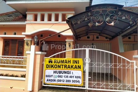 Rumah tampak depan