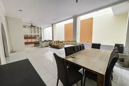 Disewakan Rumah 2 Tingkat di Komplek Taman Malibu Indah Medan Jalan D.C Mahakam