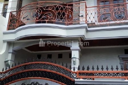 Dijual Rumah Mewah Posisi Hook 2 Lantai Siap Huni di Riung Bandung