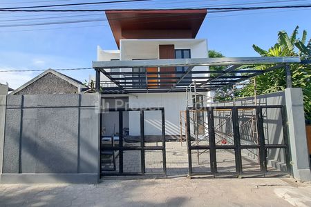 Dijual Rumah Baru Modern Minimalis Furnish di Maguwoharjo Yogyakarta Dekat Trans Mart, Hotel Sheraton