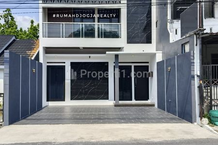 Dijual Rumah Baru Mewah Modern 2 Lantai Pinggir Jalan Utama Gamping Ambarketawang Yogyakarta