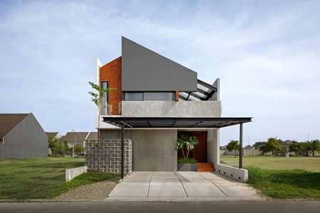 Jual Cepat Rumah Bangun Mandiri Furnish di Suvarna Sutera Tangerang