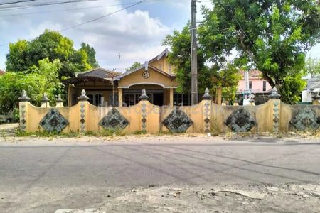 Dijual Tanah Strategis Bonus Bangunan Pinggir Jalan di Pugeran Maguwoharjo Yogyakarta