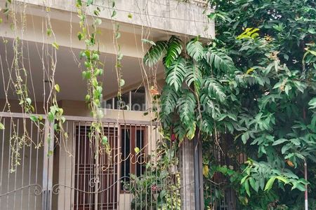Rumah Disewakan Full Furnished dalam Perumahan Dekat Tol Limo, Depok