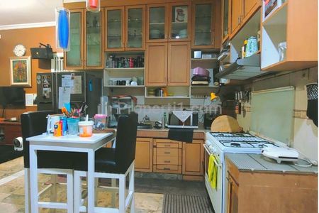 Dijual Cepat Rumah Asri dengan Paviliun Terpisah di Kalimalang Bekasi
