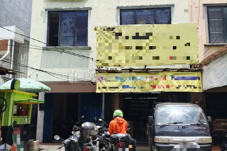 Dijual Ruko Gandeng 2 Unit dengan Kelebihan Tanah di Fatmawati, Jakarta Selatan