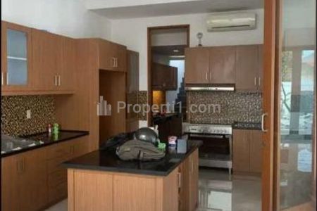 Jual Rumah Gaharu Cilandak Jakarta Selatan 4 Kamar Unfurnished + Kolam Renang