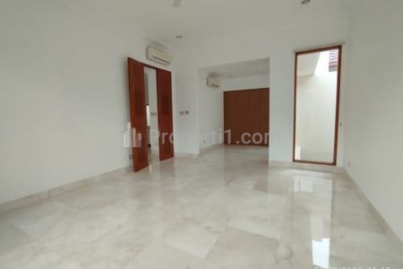 Jual Rumah Cilandak Jakarta Selatan Tipe 4 Kamar Semi Furnished 2 Lantai