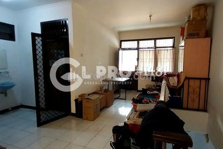 Dijual Rumah 2 Lantai di Grogol Jakarta Barat Bebas Banjir Lokasi Strategis Dekat ke Mana-mana