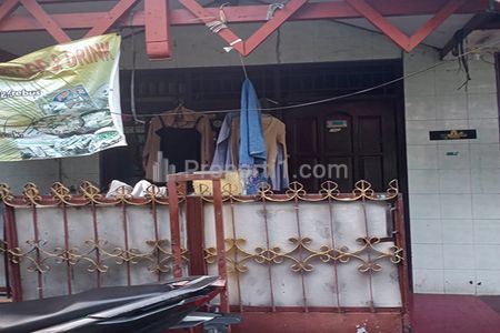 Jual Rumah Hitung Tanah Cocok untuk Kost Dekat Perkantoran, Pertokoan dan Stasiun Tebet Jakarta Selatan
