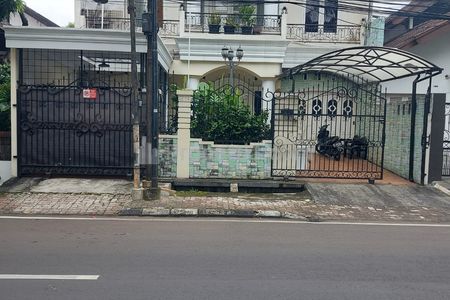 Tampak depan