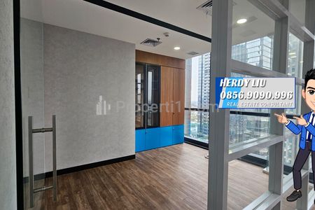Disewakan Kantor Office District 8 - Treasury Tower Luas 141 Sqm - Semi Furnished di Jakarta Selatan