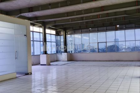 Disewakan Gedung di Mampang Prapatan, Jakarta Selatan