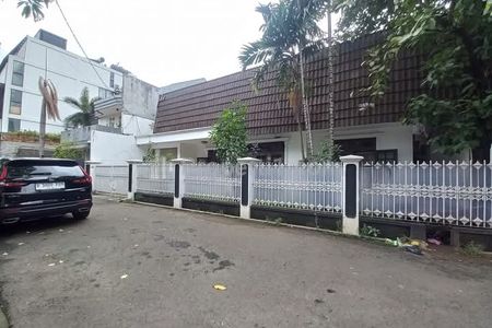 Jual Cepat Rumah Tua Luas 231 m2 Dekat McD Kemang, Lippo Kemang Mall, Ampera, Antasari, Mampang Prapatan, Jakarta Selatan