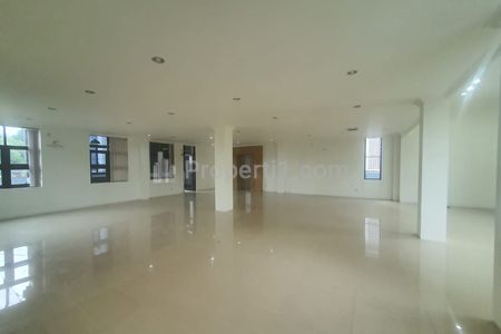 Dijual Rumah Mewah Kosong di Komplek Perhubungan Pejaten, Jakarta Selatan