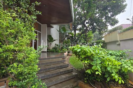 Jual Rumah SHM Nego di Terusan Hang Lekir, Dekat Plasa Senayan, Sudirman, Mayestik, Hang Tuah, Lingkungan Tenang, Kebayoran Baru, Jakarta Selatan