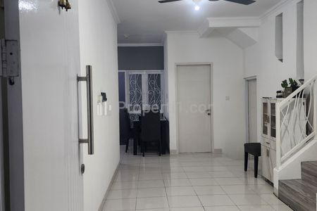 Jual Cepat Rumah Tiga Lantai Siap Huni di Serenade Lake, Gading Serpong, Pagedangan, Tangerang