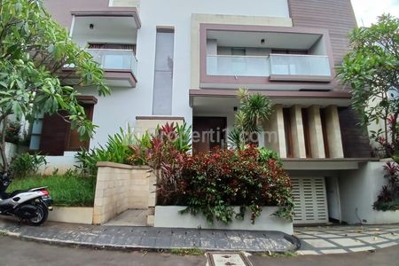 For Rent Modern House in Compound, with Private Pool at Pejaten Barat Jakarta Selatan