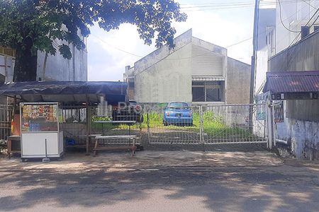 Jual Rumah Hitung Tanah Cocok untuk Komersial di Jalan Cihampelas Bandung