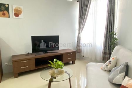 RUANG TAMU LENGKAP DENGAN SOFA, TV,RAK TV