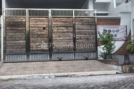 Dijual Rumah 2 Lantai Minimalis di Baratajaya, Surabaya
